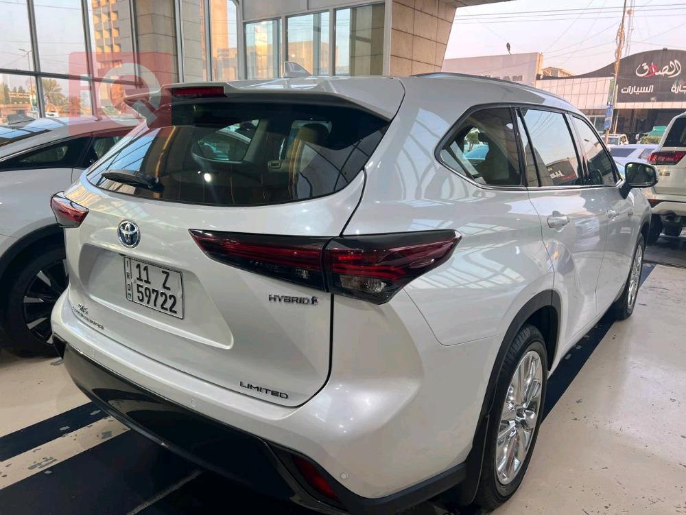 تۆیۆتا هایلاندەر